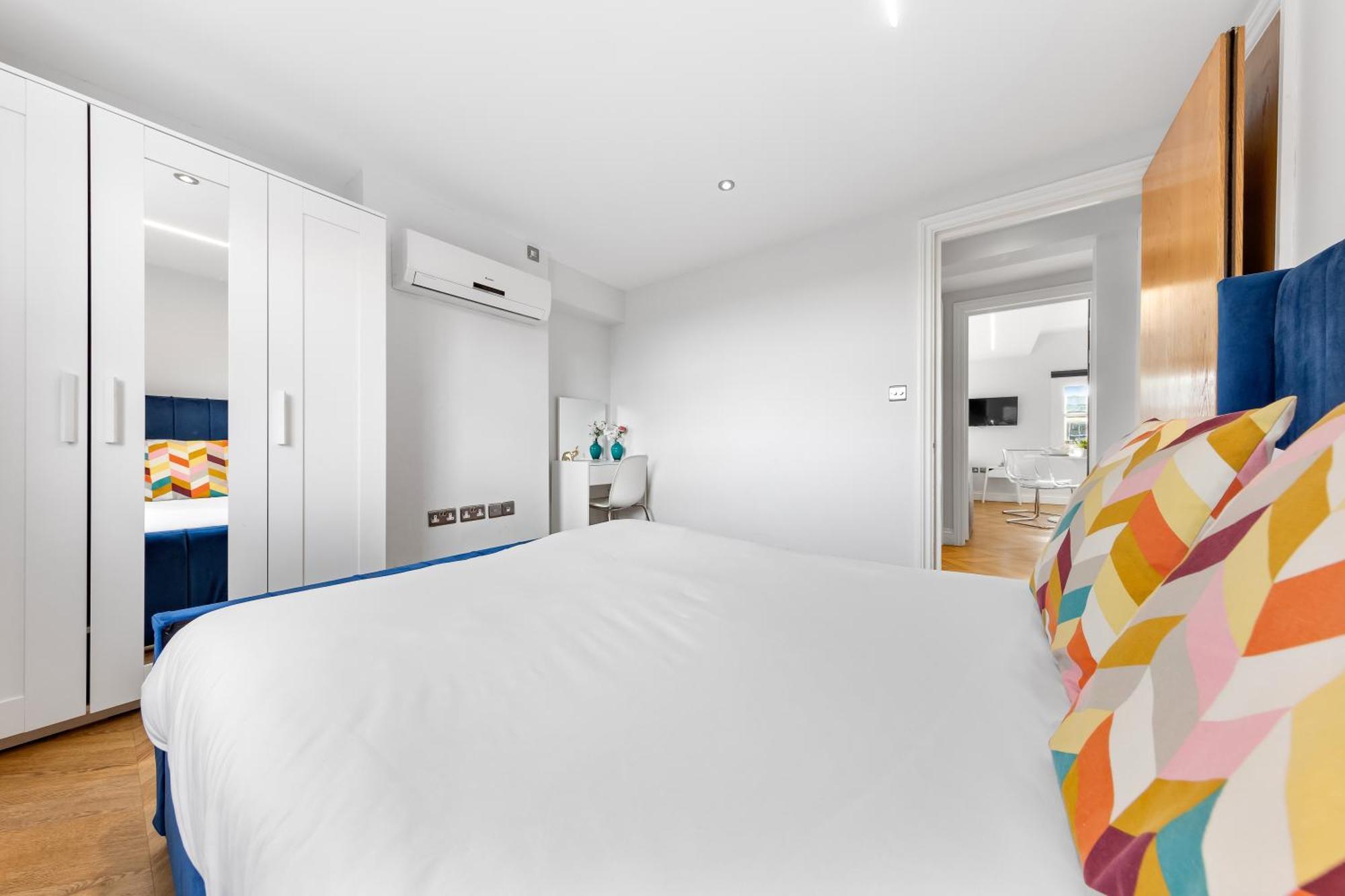Stunning Hyde Park Apartments 런던 외부 사진